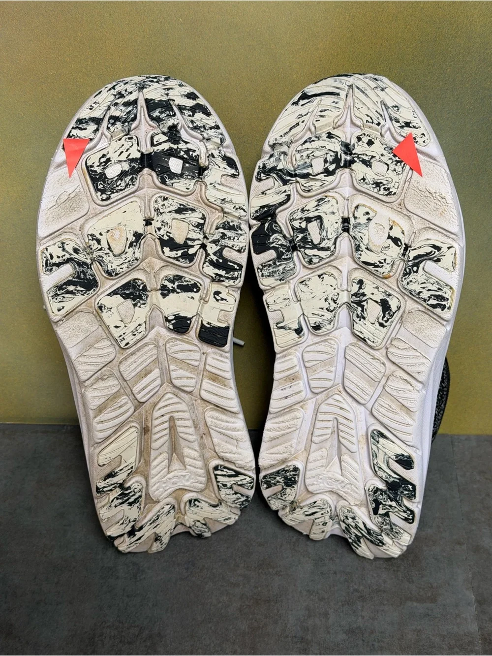 Hoka One One Kawana Women's Black/White Running Shoes Size 8.5B